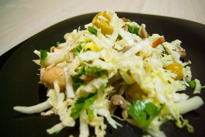 Теплый салат с грибами и пекинской капустой Теплый салат с грибами и пекинской капустой, рецепт с фото, пошагово