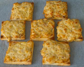Уэльский рейбит (гренки с сыром) Уэльский рейбит (гренки с сыром) - рецепт с фото