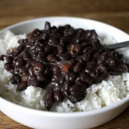 Черные бобы с рисом по-кубински