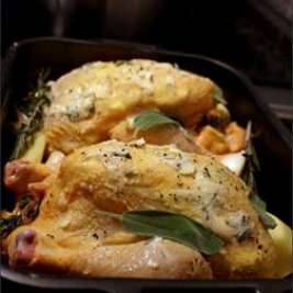 Цыплята маринованные с ачиоте и запеченные в остром соусе