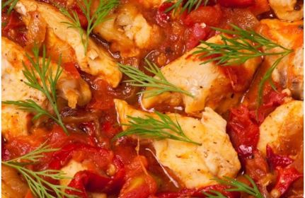 Курица с помидорами и луком на сковороде рецепт с фото пошагово