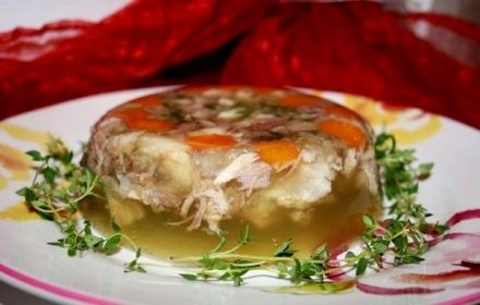 Заливное из свинины с желатином Заливное из свинины с желатином - рецепт с фото