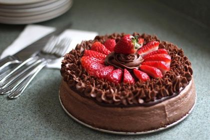 Как приготовить рецепт Шоколадный торт с клубникой