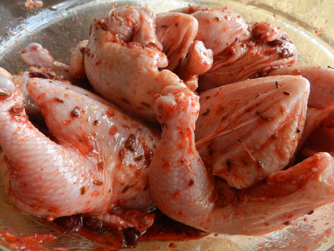 Курица маринованная в пасте ачиоте запеченная в духовке