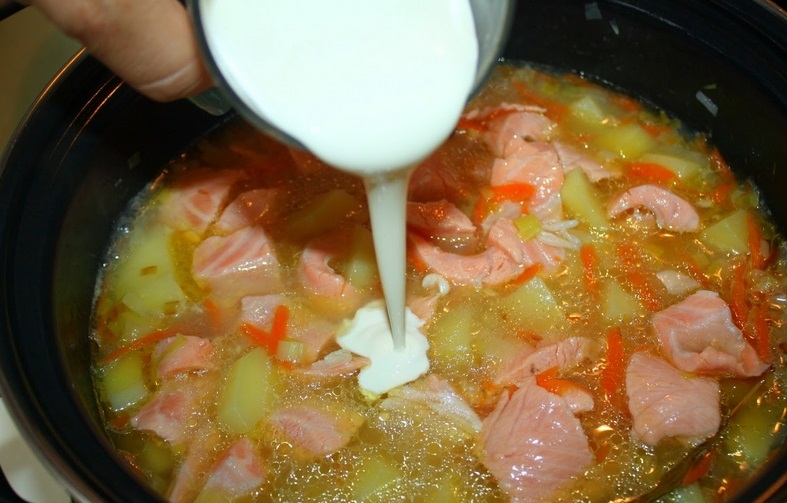 Финский суп с лососем и сливками
