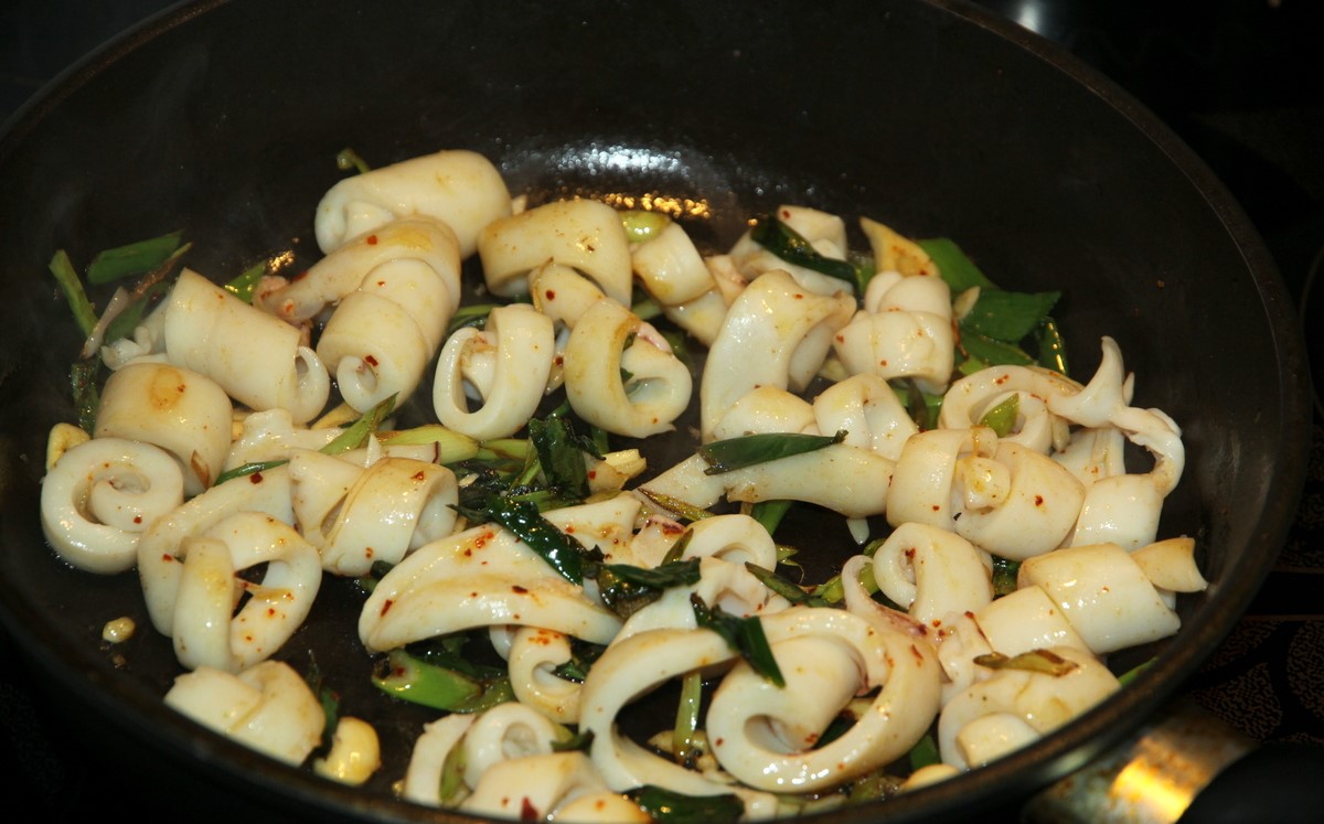 Блюда из кальмара рецепты простые и вкусные пошаговые с фото