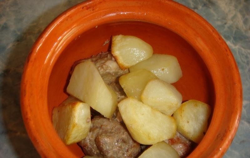мясо по-грузински в духовке (в горшочке) пошагово