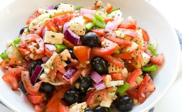 греческий салат вегетарианский с фото