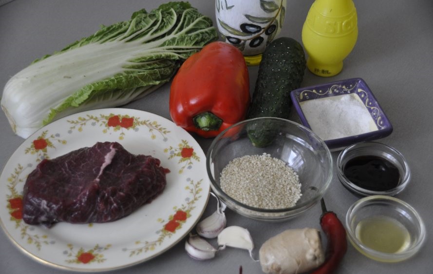 Тайский салат с говядиной и болгарским перцем