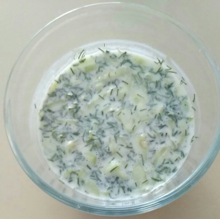 Салат с кефиром и огурцами реццепт