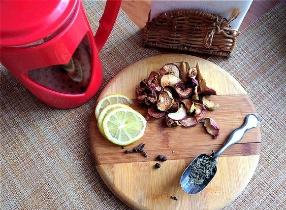 Зеленый чай с яблоком