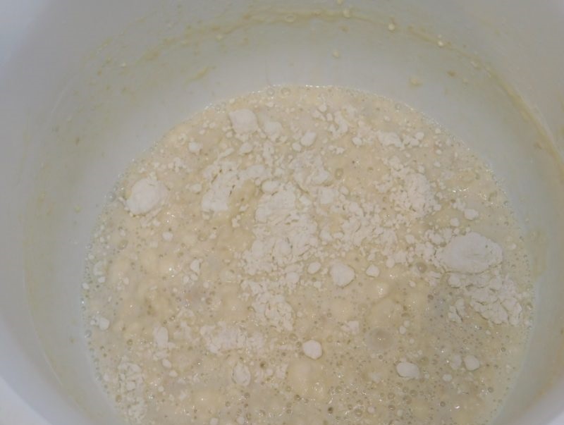 Белый хлеб с сыром