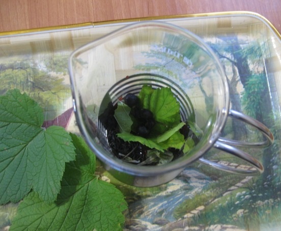 Чай со смородиной и мятой