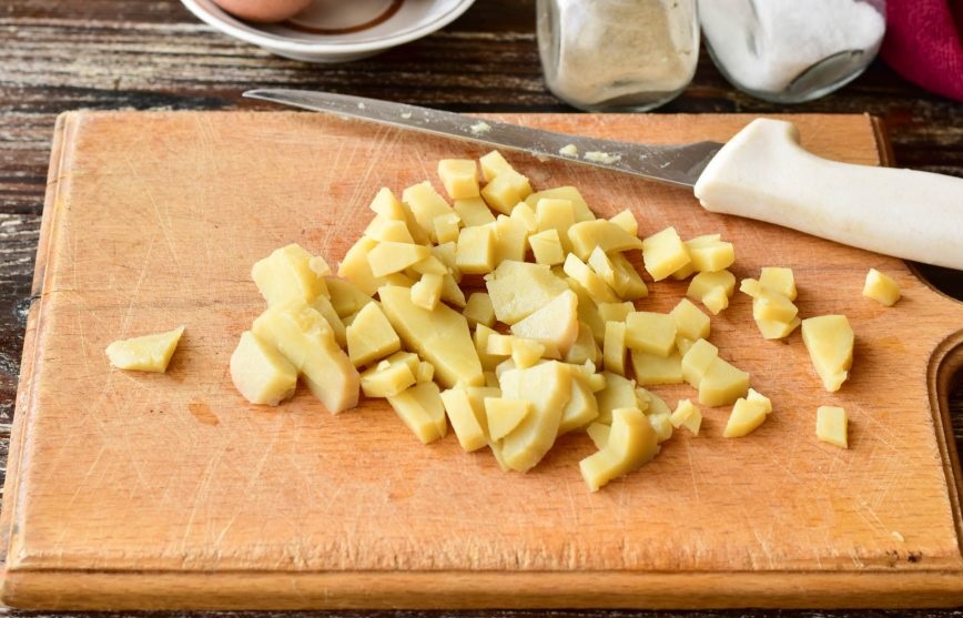 Диетический салат с куриной печенью