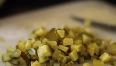 Салат с курицей фасолью и кукурузой
