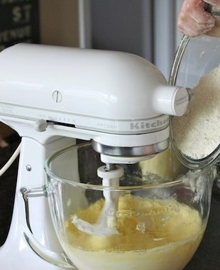 Йогуртовый кекс в духовке