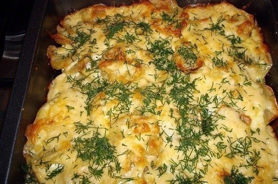 Картошка с сыром и чесноком в духовке