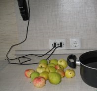 Компот из яблок груш и черной смородины