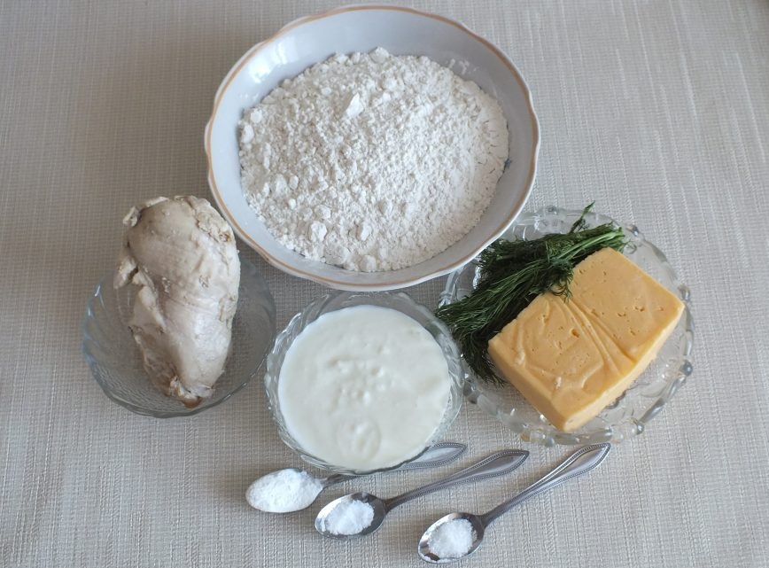 Лепешки с курицей и сыром на сковороде