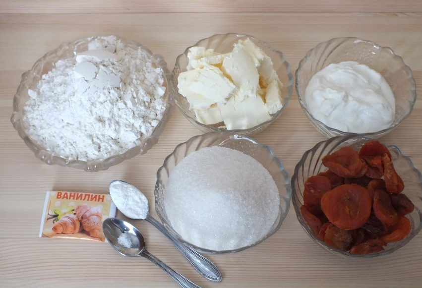 Пирог с курагой