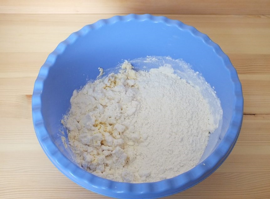 Пирог с курагой