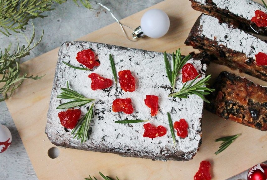 Пряный кекс с сухофруктами