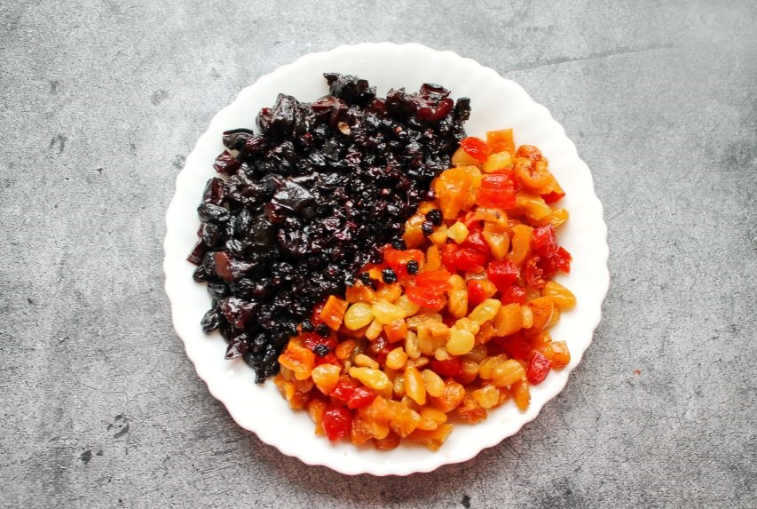 Пряный кекс с сухофруктами