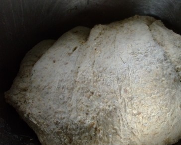 Пшенично-ржаной хлеб с семечками на закваске