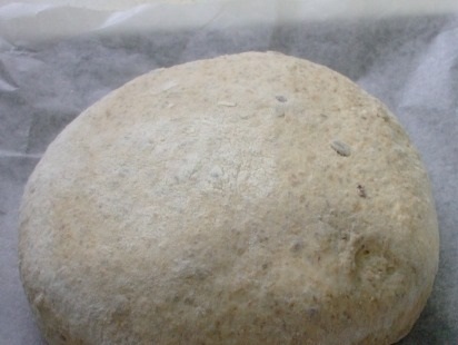 Пшенично-ржаной хлеб с семечками на закваске