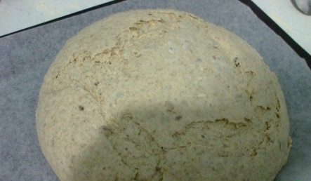 Пшенично-ржаной хлеб с семечками на закваске