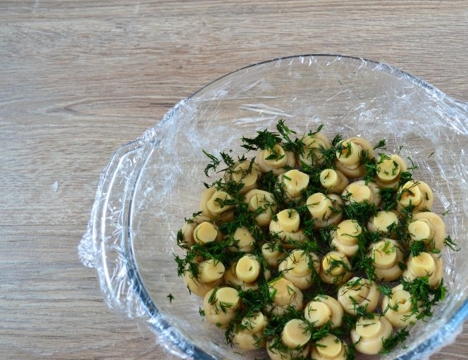 Салат Грибная полянка с шампиньонами и курицей