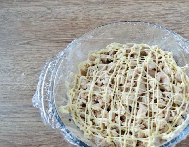Салат Грибная полянка с шампиньонами и курицей