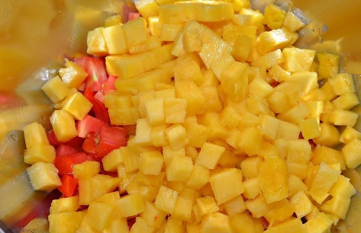 Сальса из ананаса и папайи