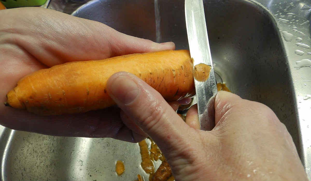 Запаренная гречка с морковью и изюмом