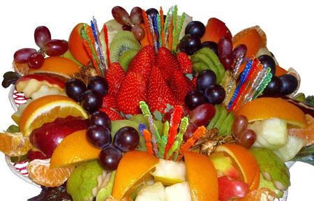 Как нарезать фрукты – оригинальная корзина из фруктов