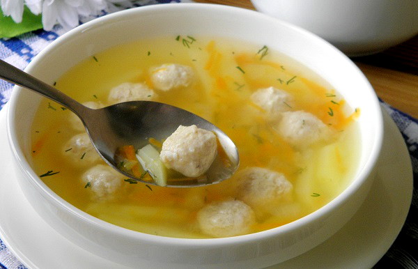Сырный суп с фрикадельками и вермишелью