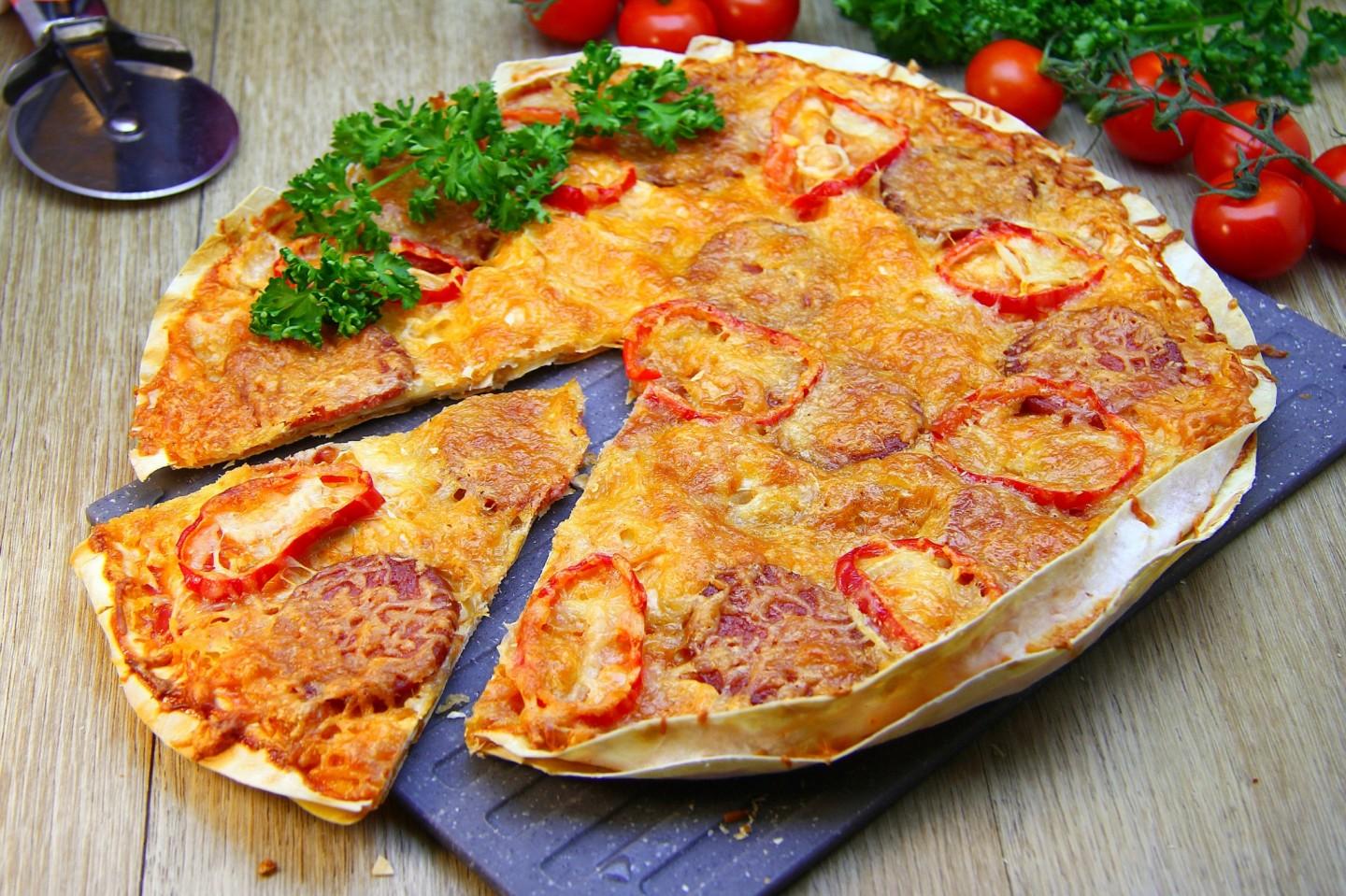 Пицца с лавашом в духовке рецепт фото пошагово