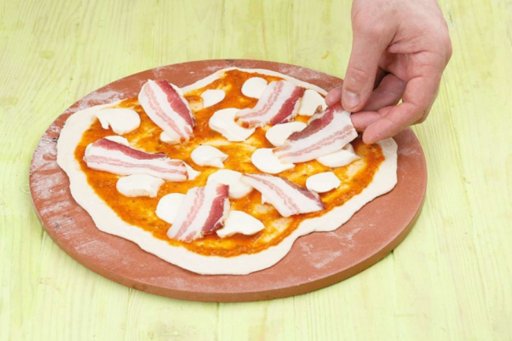 пицца карбонара фото