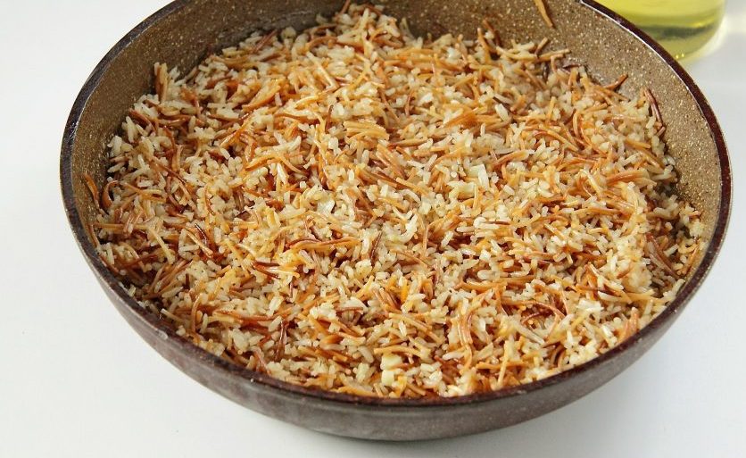 Рис с вермишелью на сковороде