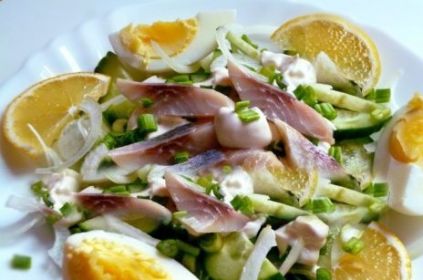 Сельдь под сметанным соусом Сельдь под сметанным соусом рецепт с фото пошагово