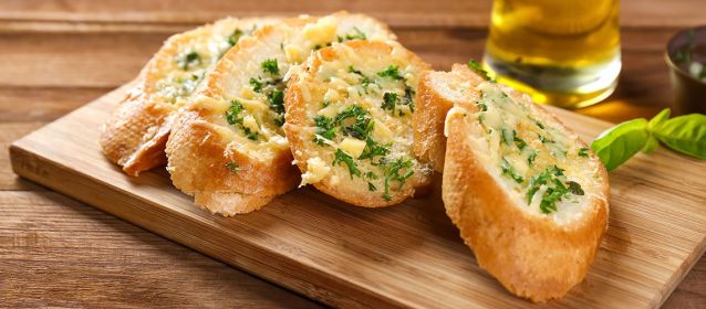 Гренки из батона с сыром в духовке Гренки из батона с сыром в духовке рецепт с фото пошагово